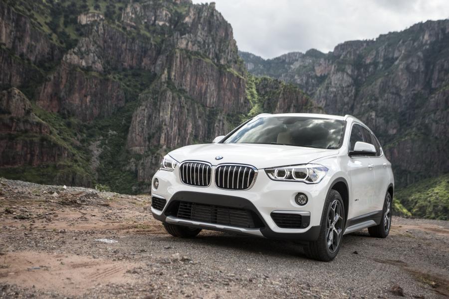  BMW X1 xDrive28i xLine 2016 года  (NA) (фото 9 из 11)